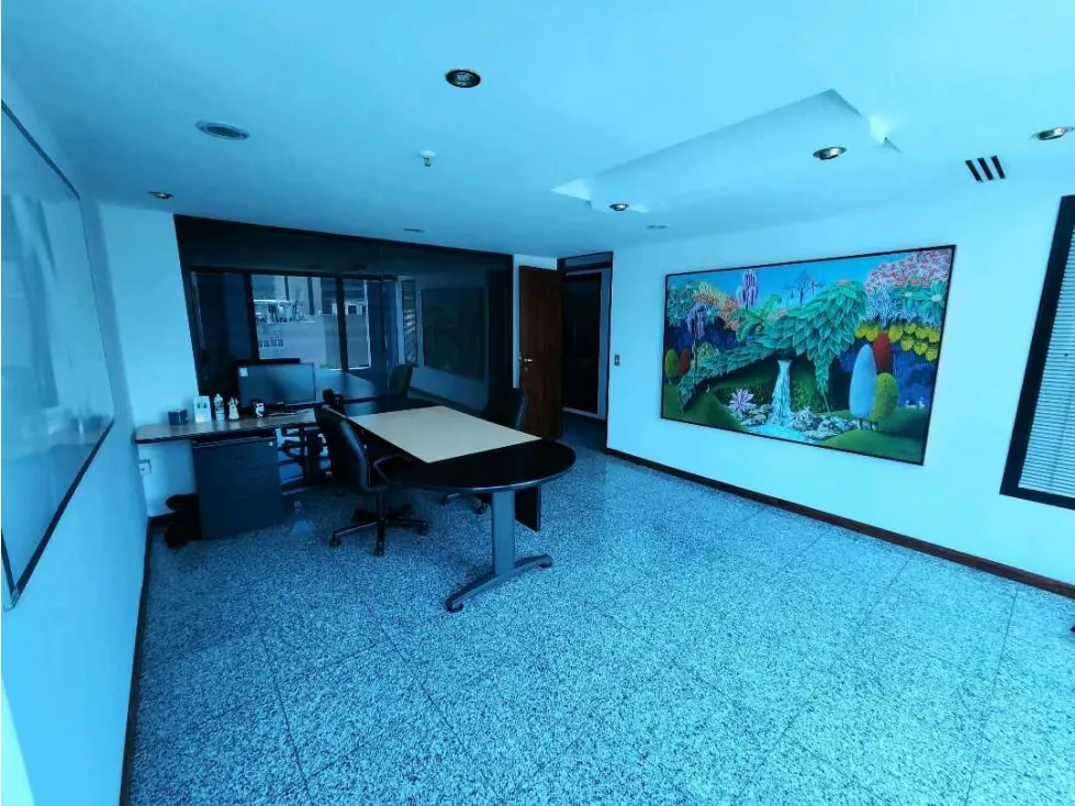 En venta oficina 210m2 Centro Lido El Rosal 5077 - 8
