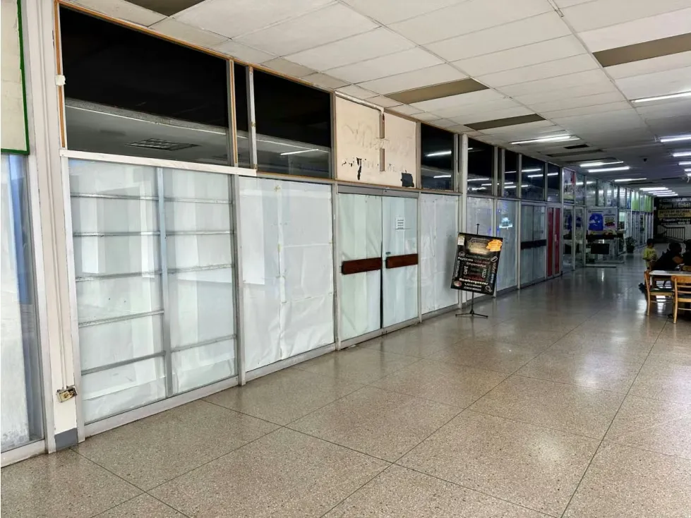 MAGNÍFICO LOCAL EN VENTA EN EL CC LOS CHAGUARAMOS - 2