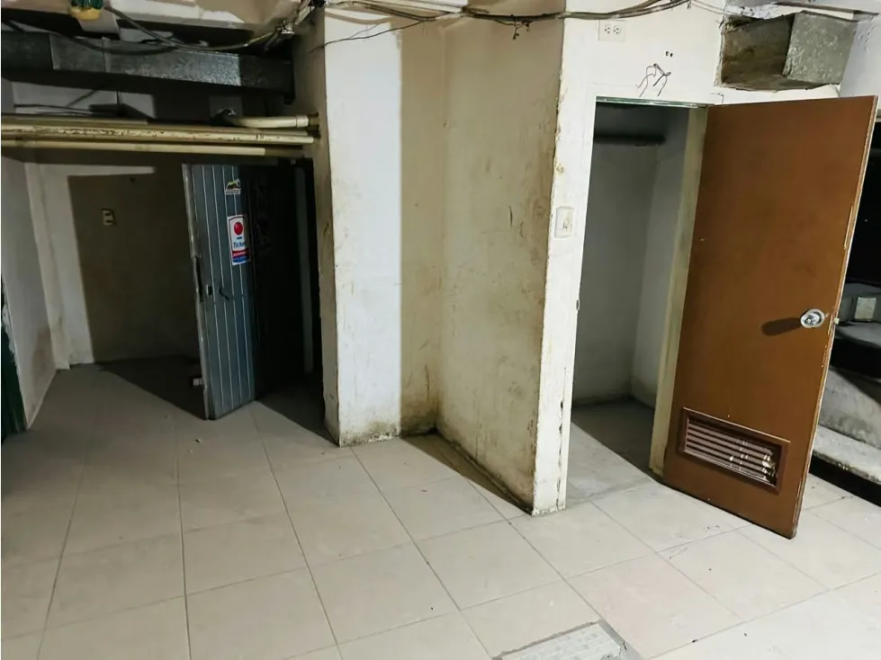 MAGNÍFICO LOCAL EN VENTA EN EL CC LOS CHAGUARAMOS - 11
