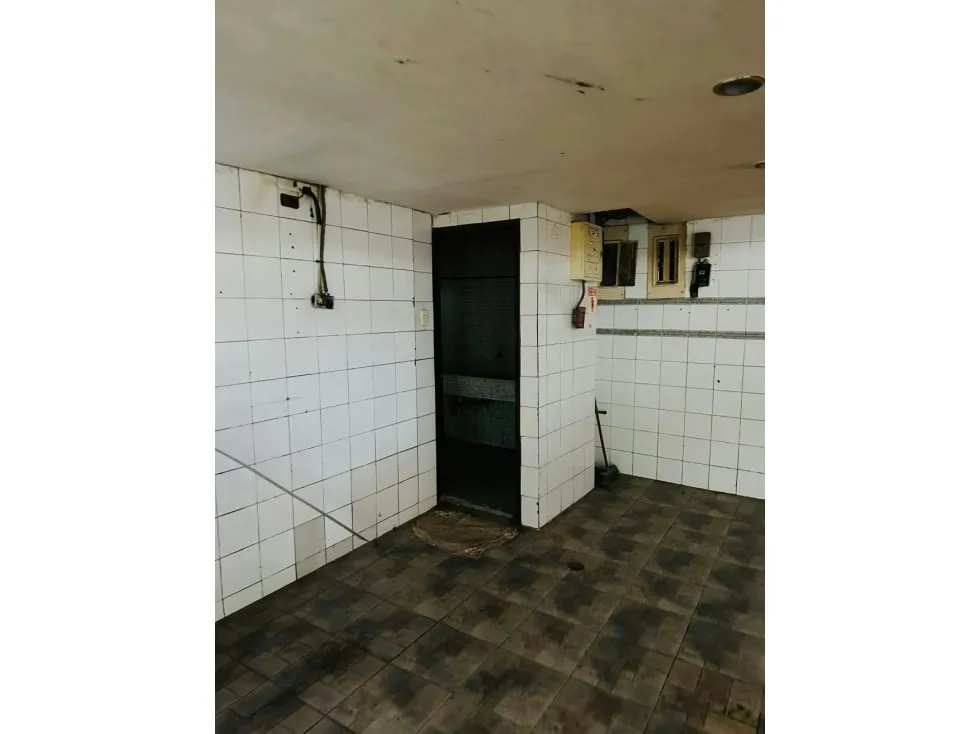 MAGNÍFICO LOCAL EN VENTA EN EL CC LOS CHAGUARAMOS - 8