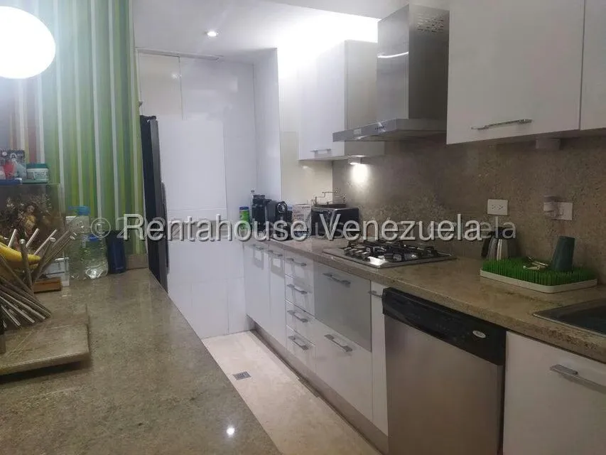 Apartamento (Planta Baja) en Venta en Campo Alegre, Distrito Metropolitano - 11