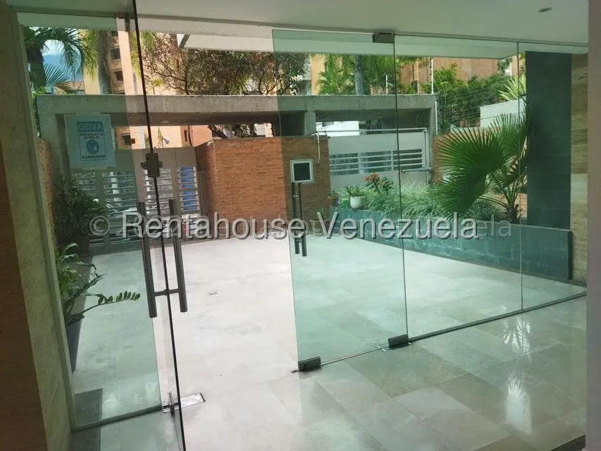 Apartamento (Planta Baja) en Venta en Campo Alegre, Distrito Metropolitano - 3