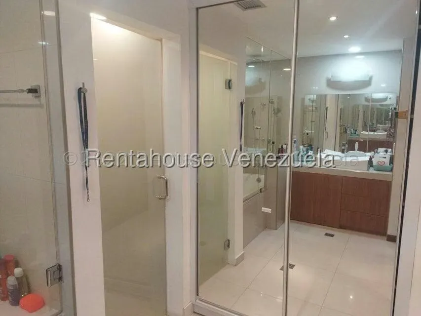 Apartamento (Planta Baja) en Venta en Campo Alegre, Distrito Metropolitano - 23