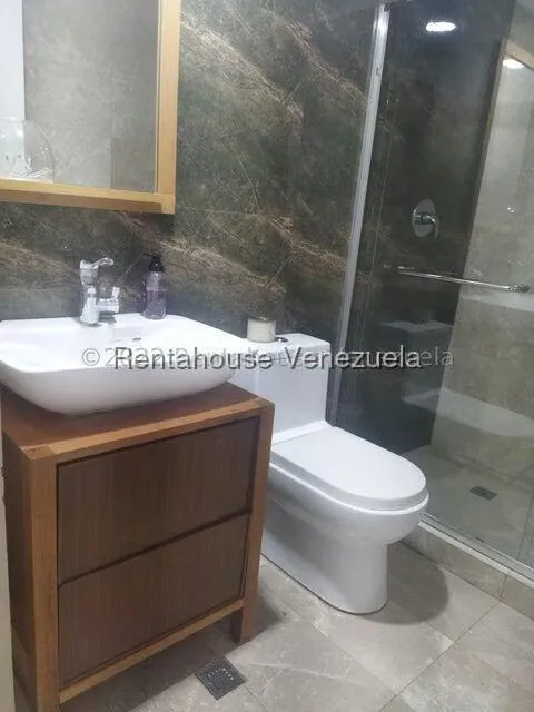 Apartamento (Planta Baja) en Venta en Campo Alegre, Distrito Metropolitano - 25