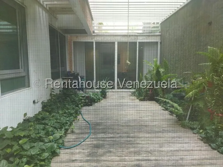 Apartamento (Planta Baja) en Venta en Campo Alegre, Distrito Metropolitano - 29