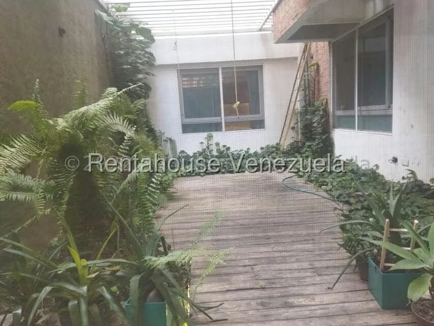 Apartamento (Planta Baja) en Venta en Campo Alegre, Distrito Metropolitano - 30