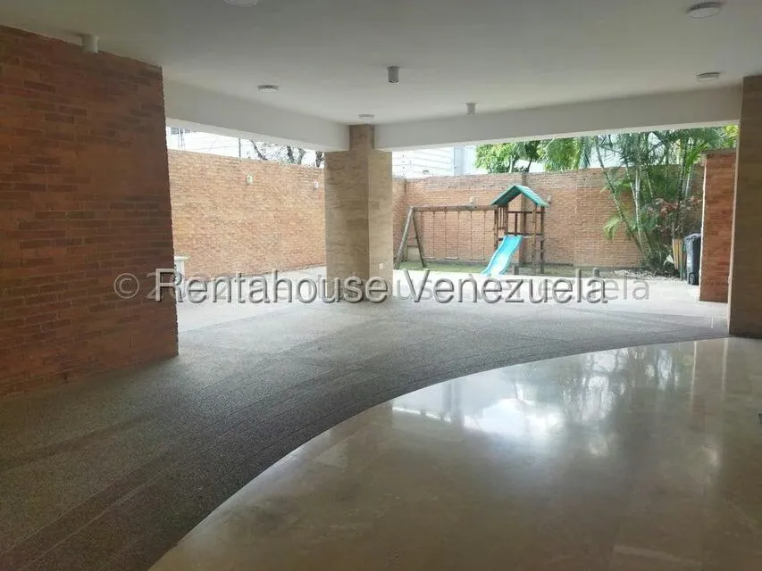 Apartamento (Planta Baja) en Venta en Campo Alegre, Distrito Metropolitano - 34