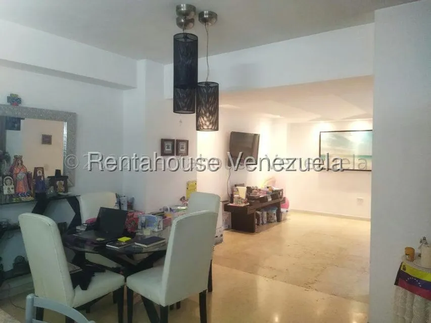 Apartamento (Planta Baja) en Venta en Campo Alegre, Distrito Metropolitano - 8