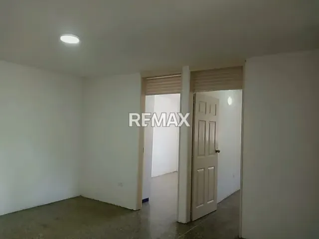 Encantador Apartamento Vista Verde y Comodidad Familiar Los Jardines del Valle Caracas - 2