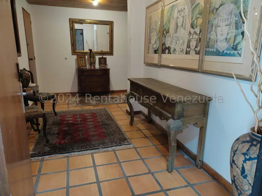 Casa (Multipes Niveles) en Venta en Los Palos Grandes, Distrito Metropolitano - 2