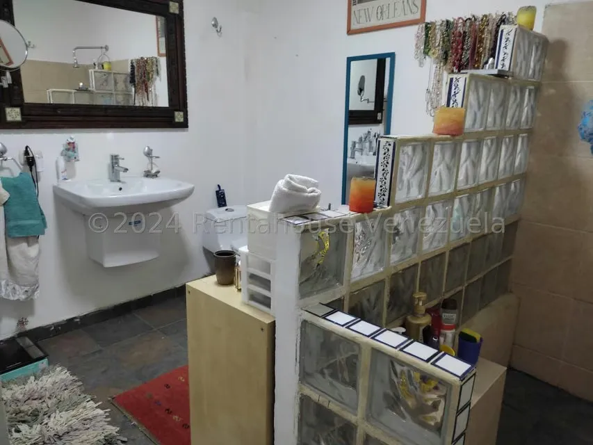 Casa (Multipes Niveles) en Venta en Los Palos Grandes, Distrito Metropolitano - 25
