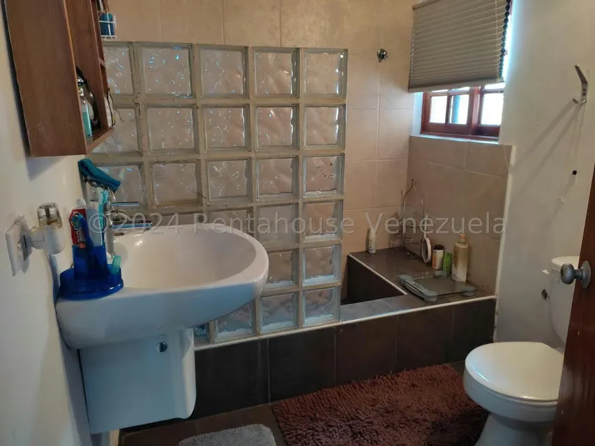 Casa (Multipes Niveles) en Venta en Los Palos Grandes, Distrito Metropolitano - 28
