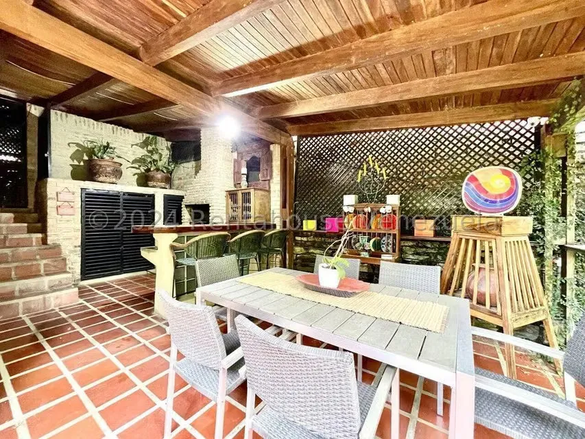 Casa (Multipes Niveles) en Venta en Los Palos Grandes, Distrito Metropolitano - 31