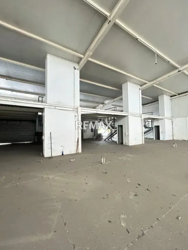 Venta Local 16 Parque Ind del Centro