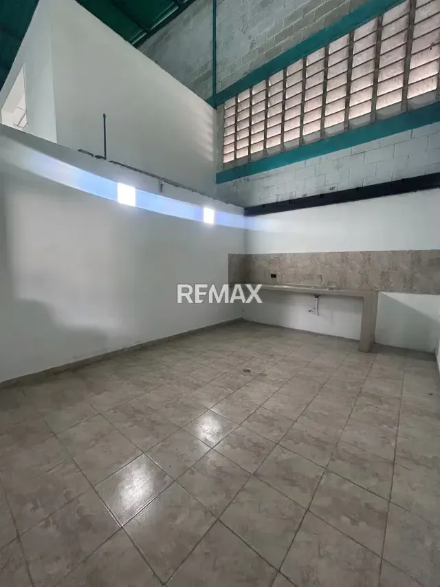 En Venta Galpón Industrial ubicado en la Zona I - Barquisimeto - 8