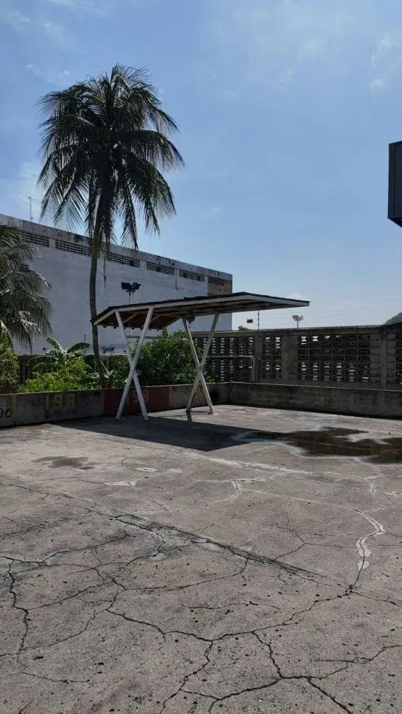 Apartamento Espacioso con Excelente Ubicación - 14