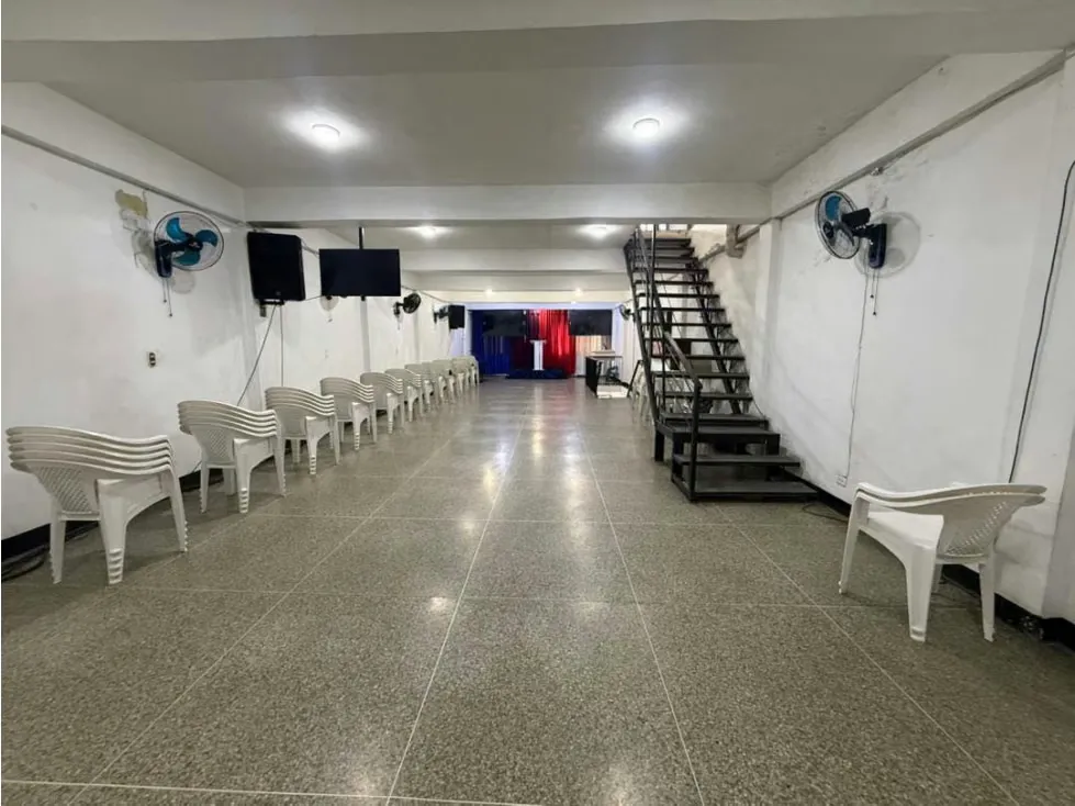 VES-Venta de local en Catia - 4