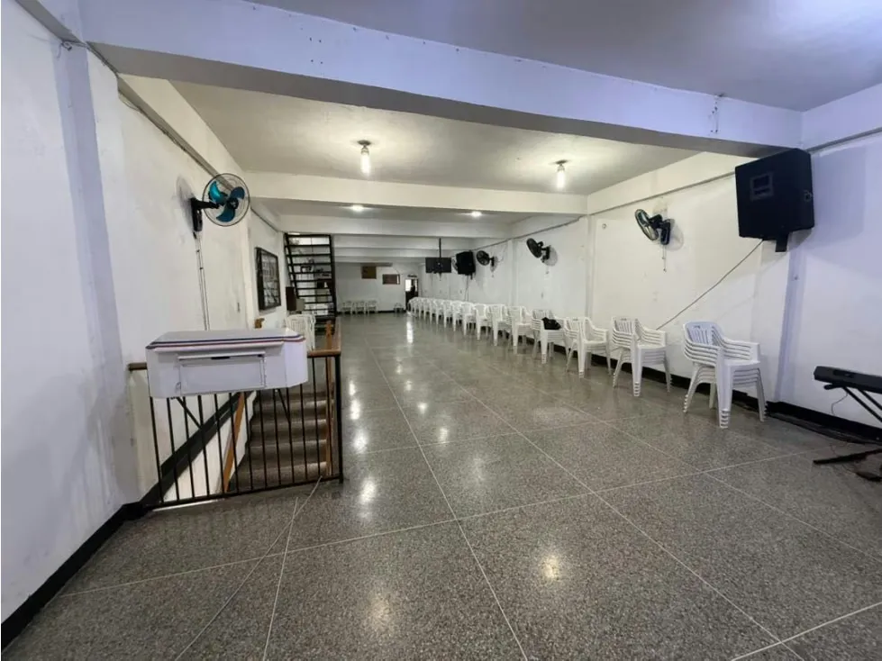 VES-Venta de local en Catia - 6