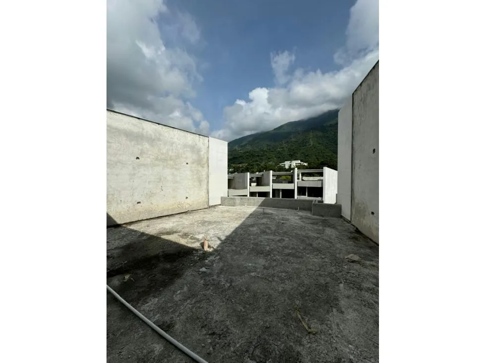 CASA EN VENTA 720 M2 - URB. SEBUCAN - 14