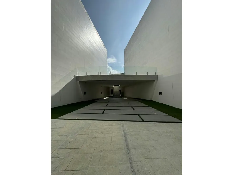 CASA EN VENTA 720 M2 - URB. SEBUCAN - 5