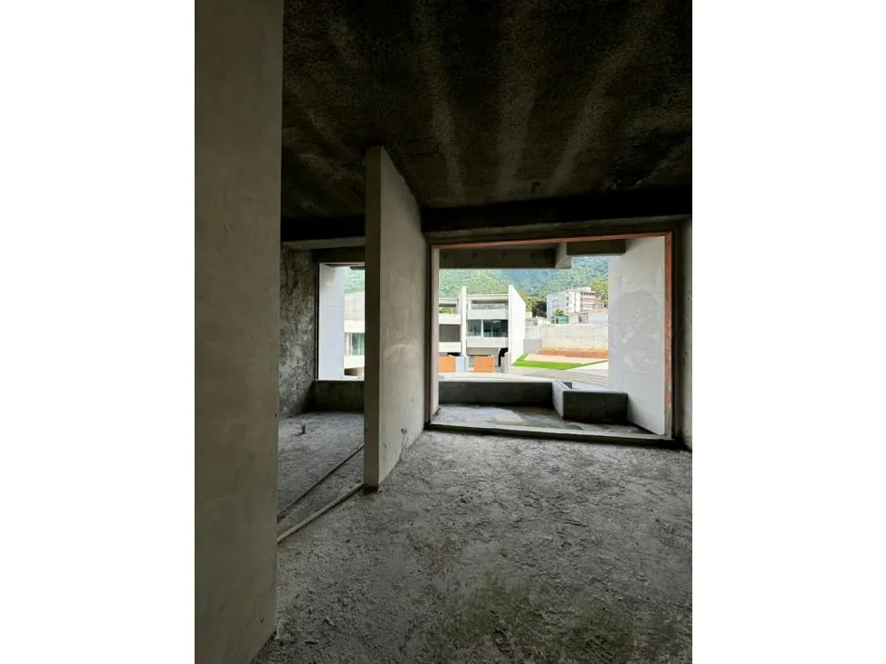 CASA EN VENTA 720 M2 - URB. SEBUCAN - 10