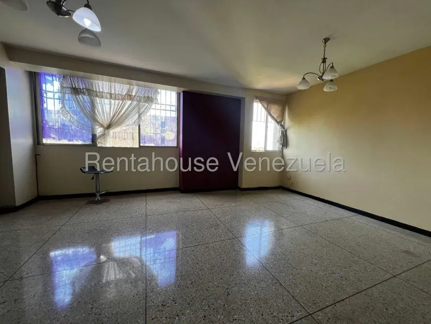 Apartamento (1 Nivel) en Venta en Avenida Goajira, Zulia - 4