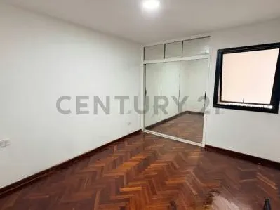 Venta de cómodo y espacioso apartamento en La Candelaria , Caracas - 6