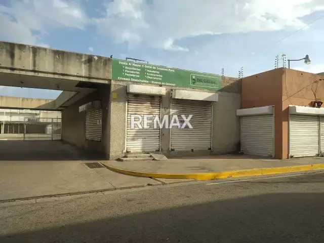 Local en Alquiler, Centro de Punto Fijo.