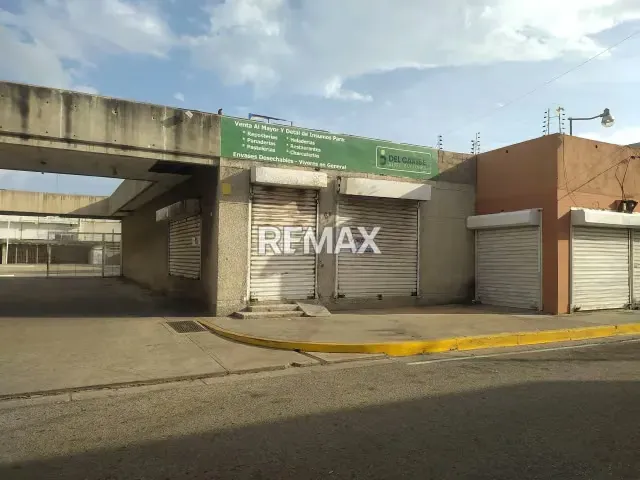 Local en Alquiler, Centro de Punto Fijo.