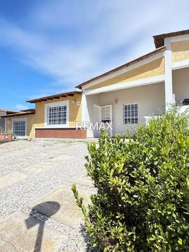 CASA EN ALTOS DE MANEIRO, URB. LOS TESTIGOS, MANEIRO, ISLA DE MARGARITA