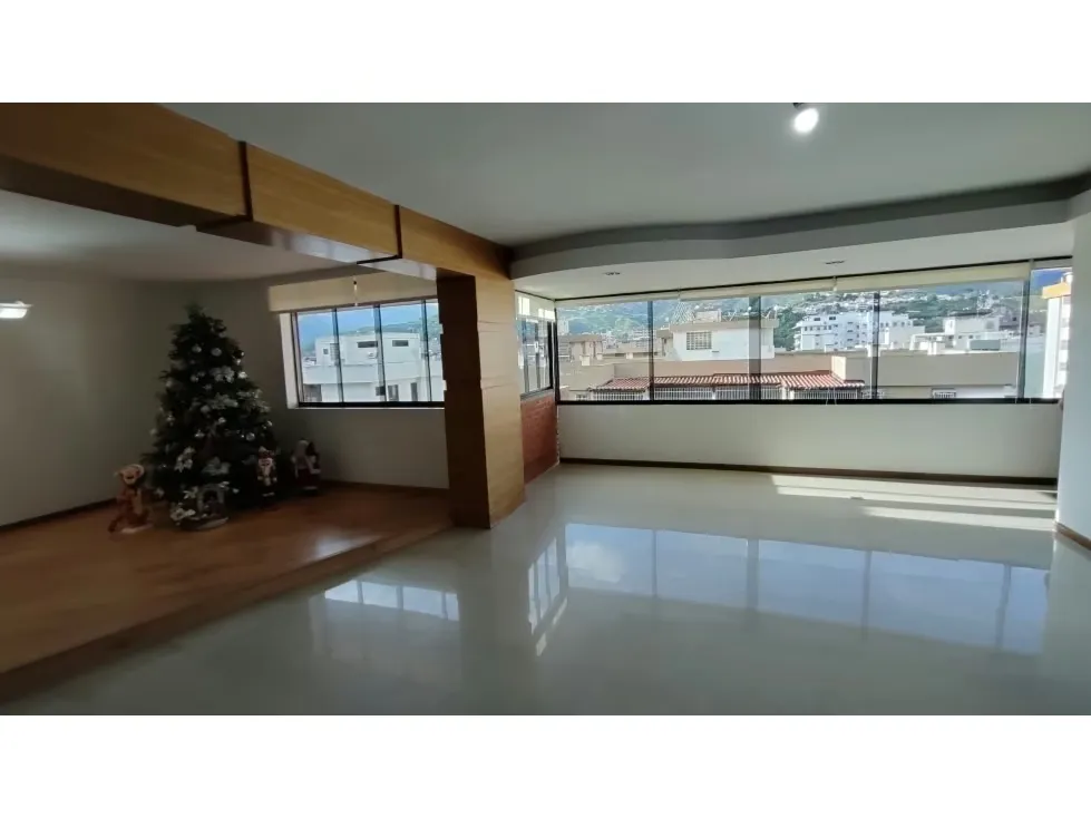 Apartamento PH en venta en Montalbán II de 278m2. - 2
