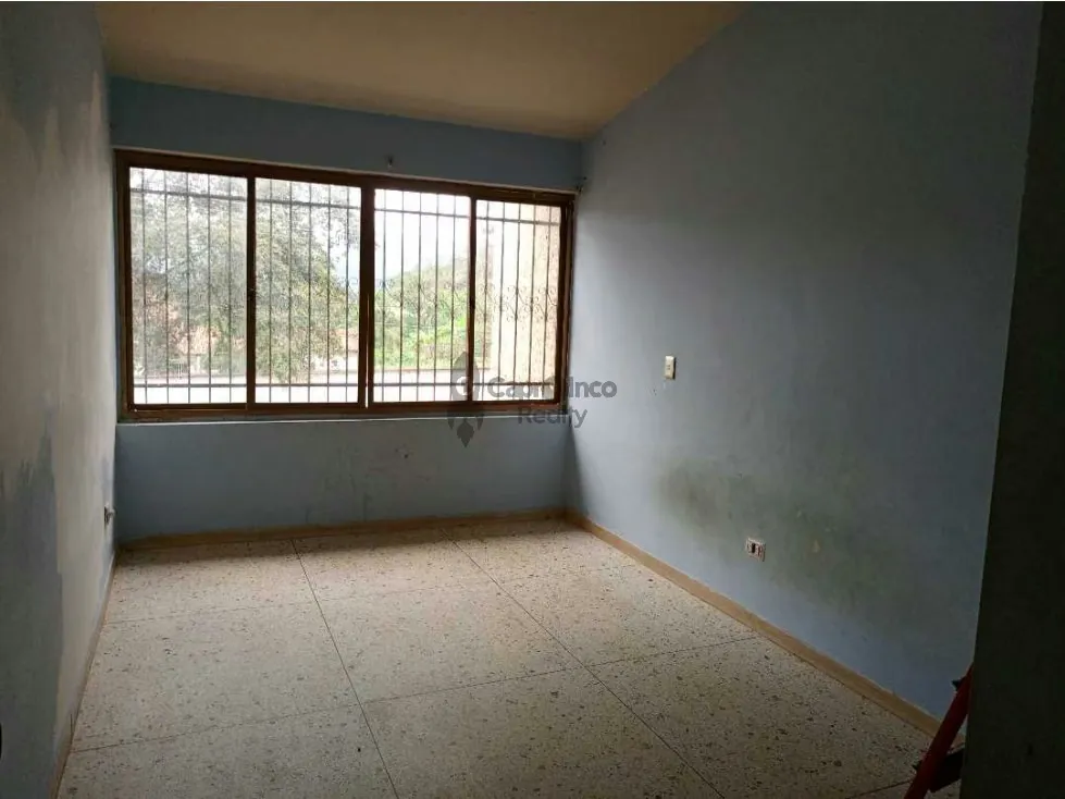 En Venta Casa Quinta Urb.Colinas de Guataparo Municipio Valencia - 13