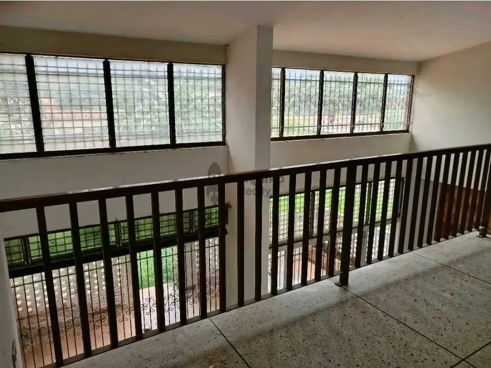En Venta Casa Quinta Urb.Colinas de Guataparo Municipio Valencia - 5