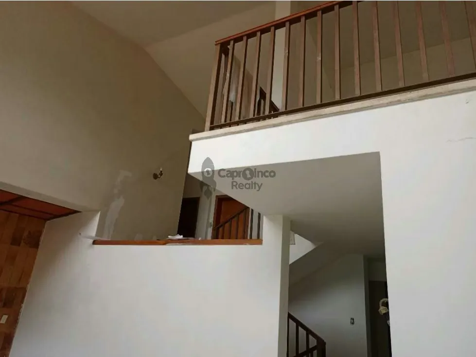 En Venta Casa Quinta Urb.Colinas de Guataparo Municipio Valencia - 7