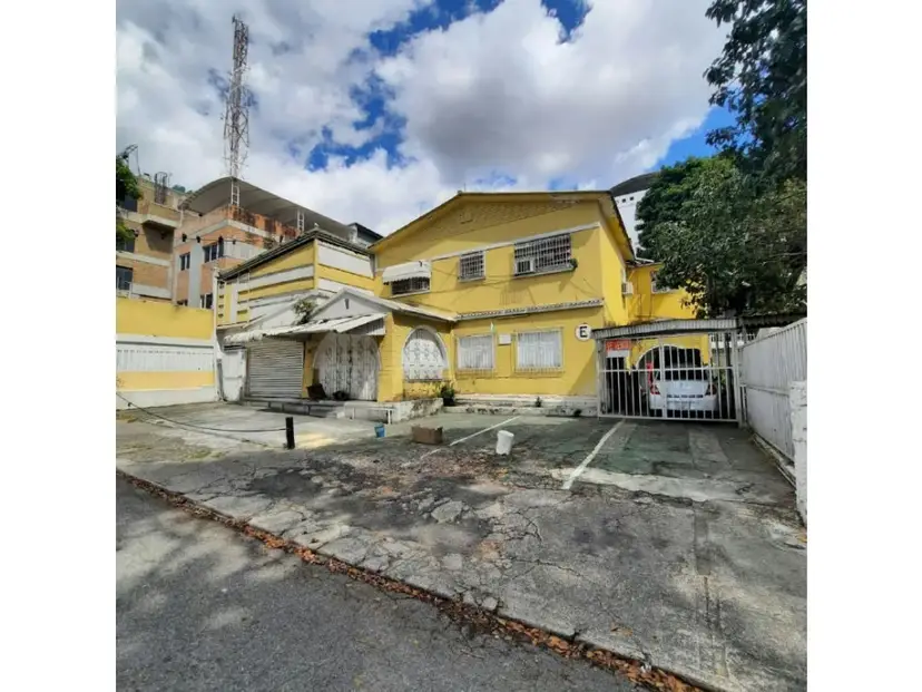 Se Alquila Casa Comercial en La Carlota para remodelar