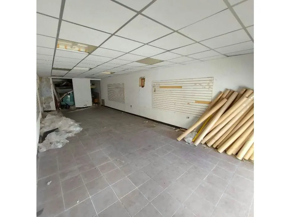 Se Alquila Casa Comercial en La Carlota para remodelar - 14