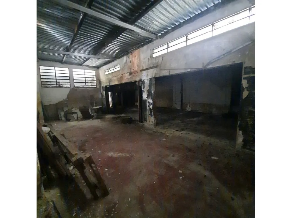 Se Alquila Casa Comercial en La Carlota para remodelar - 19