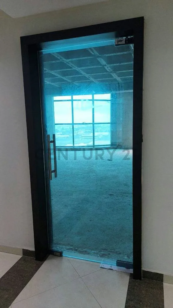se alquila oficina en la torre Bell Puerto Ordaz piso 5 - 11