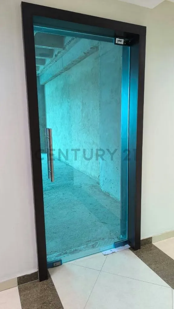 se alquila oficina en la torre Bell Puerto Ordaz piso 5 - 12