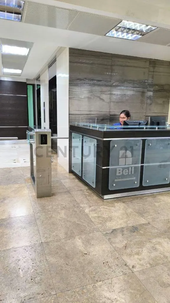 se alquila oficina en la torre Bell Puerto Ordaz piso 5 - 4