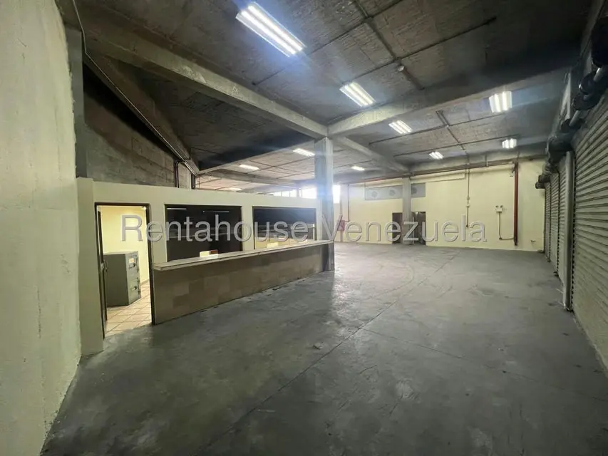 Local Comercial en Alquiler en El Tambor, Miranda - 3