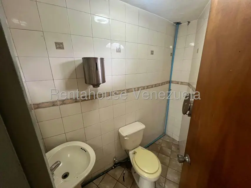 Local Comercial en Alquiler en El Tambor, Miranda - 6