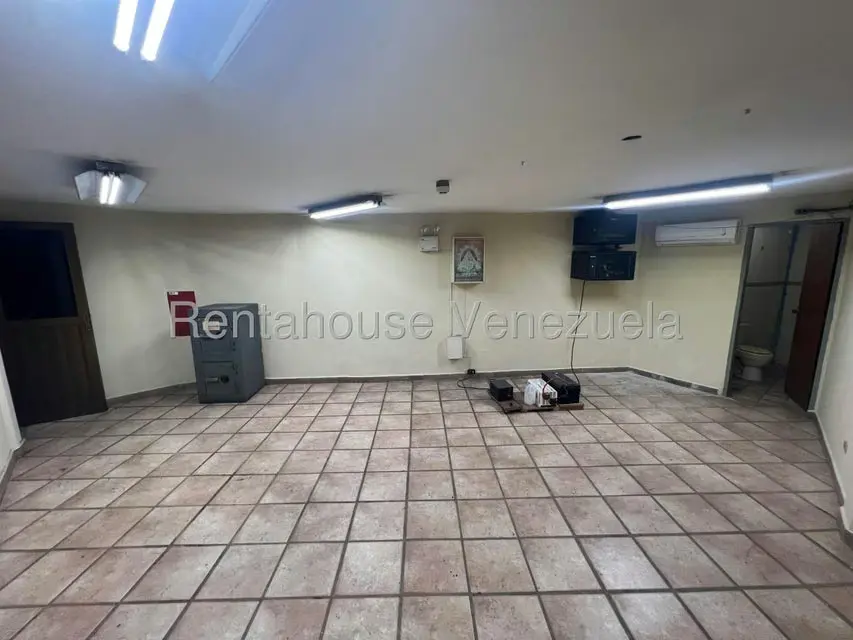 Local Comercial en Alquiler en El Tambor, Miranda - 9