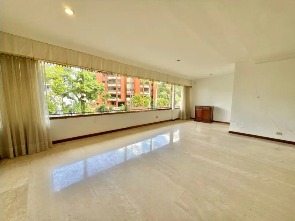 Se vende apto 433 m2 5h+s/5.5b+s/2p Cumbres de Curumo