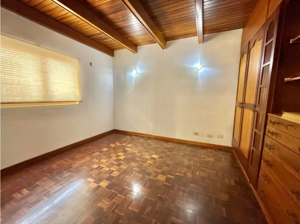 Se vende apto 433 m2 5h+s/5.5b+s/2p Cumbres de Curumo - 18