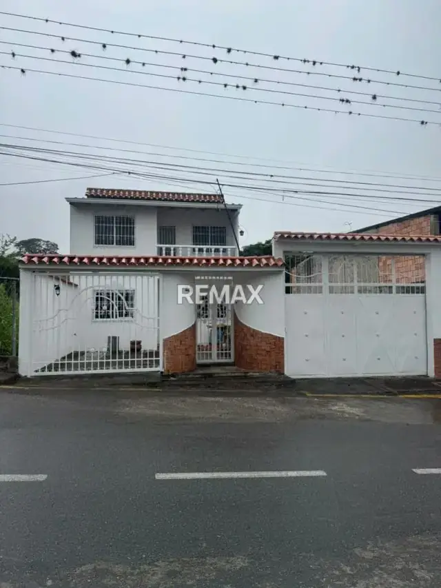 CASA EN ALQUILER EN TARIBA