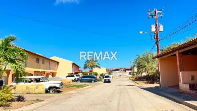 MODERNO TH EN VILLA ROSA, EN EL CONJUNTO RES, DORAL MARGARITA VILLAGE - 15