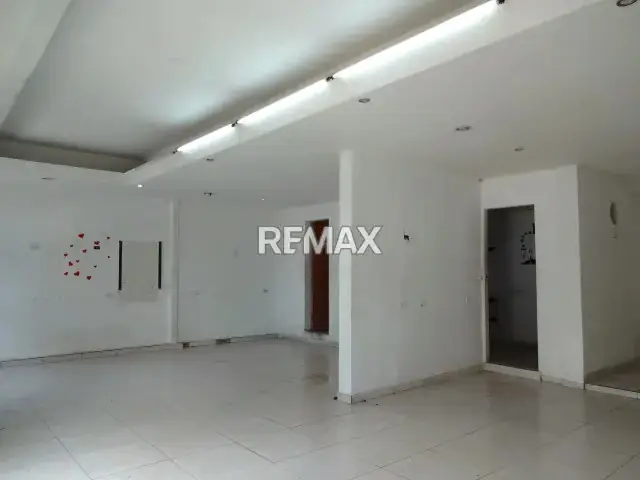 LOCAL COMERCIAL Y CASA EN VENTA EN EL CENTRO DE MATURIN