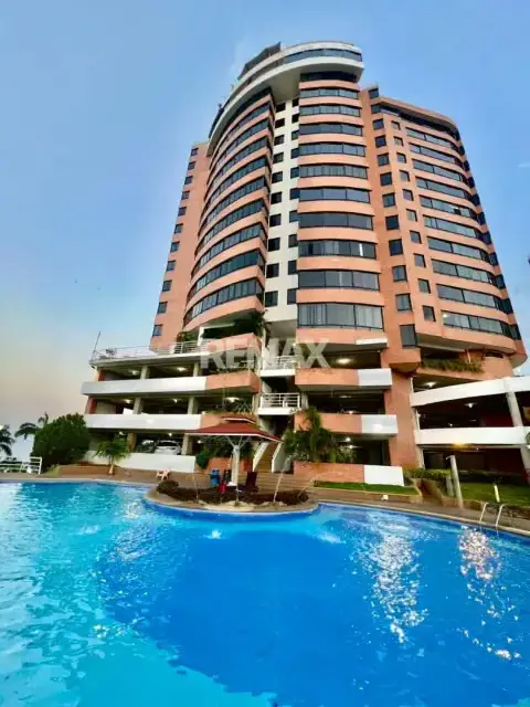 APARTAMENTO REMODELADO EN LA LLANADA