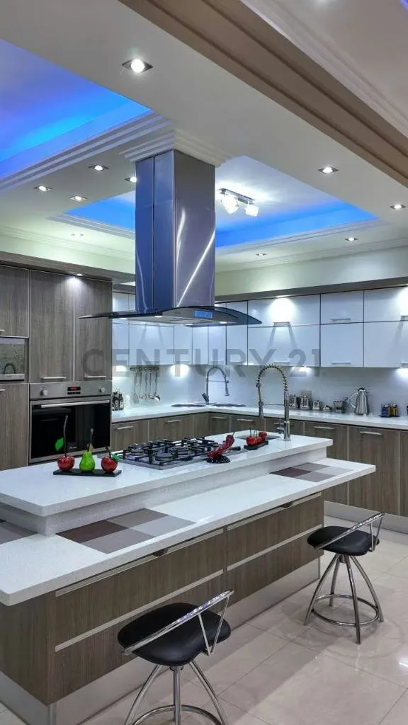 Casa amplia y cómoda de 605m2, Ubicada en Puerto la Cruz Sector Pozuelos